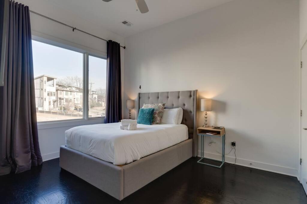 Holiday home Epic Location- Steps From 12th S, Sleep12 Nashville