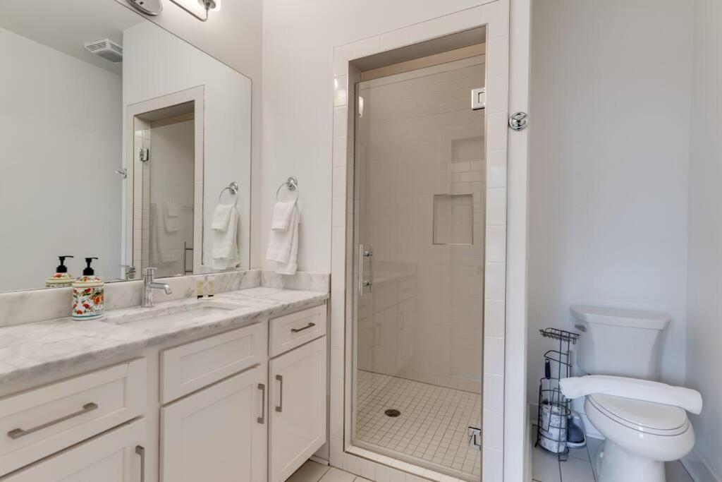 Epic Location- Steps From 12th S, Sleep12 Nashville