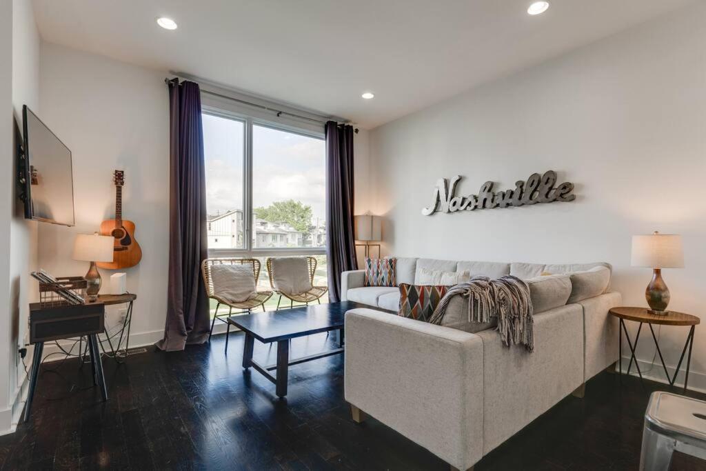 Holiday home Epic Location- Steps From 12th S, Sleep12 Nashville