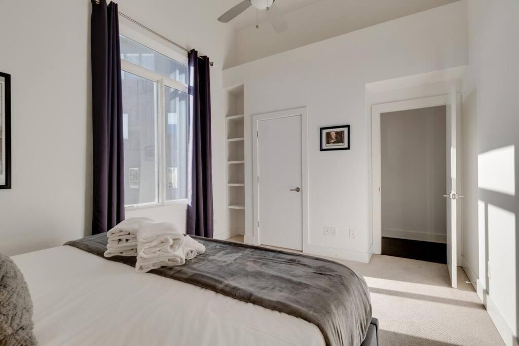 Holiday home Epic Location- Steps From 12th S, Sleep12